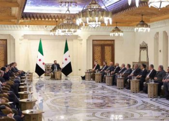 عام على تشكيل الحكومة السورية.. آمال كبيرة وإمكانات محدودة