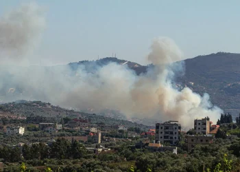 السفارة السورية في لبنان: نتابع أوضاع العائلة السورية التي استهدفها القصف الإسرائيلي