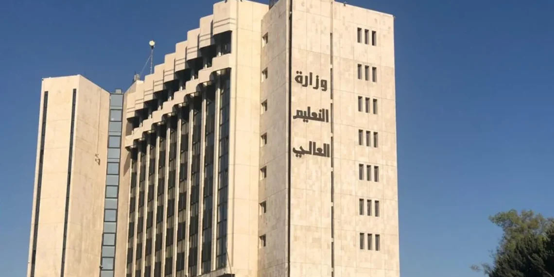 قرار بتعيين الخريجين الأوائل خلال سنوات الثورة بـ”ضوابط محددة”.. ما هي؟