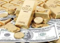 الذهب والدولار في مهب الريح.. تعافي العملة الأمريكية وسط ضبابية الحرب مع إيران