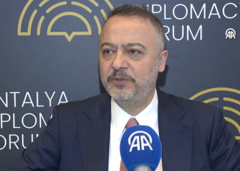 يلماز: سوريا وتركيا أمام فرصة استراتيجية في سوق الطاقة بعد إغلاق مضيق هرمز