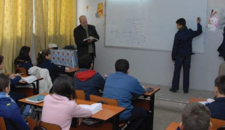 وزارة التربية: زيادة نوعية على رواتب المعلمين قريبًا