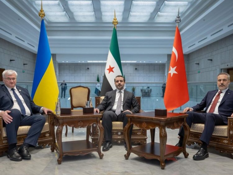 من الممرات البحرية إلى الأمن الغذائي.. اجتماع ثلاثي يشكل “منصة حيوية” في دمشق