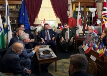 اجتماع موسع حول قسد.. بين “الدمج” وعودة المهجرين