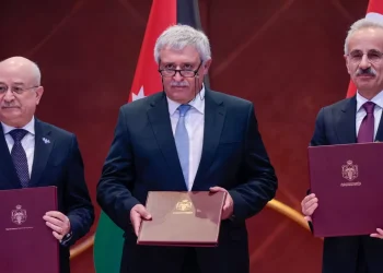 تعاون ثلاثي في عمّان وتوقيع اتفاقيات اقتصادية مع تركيا