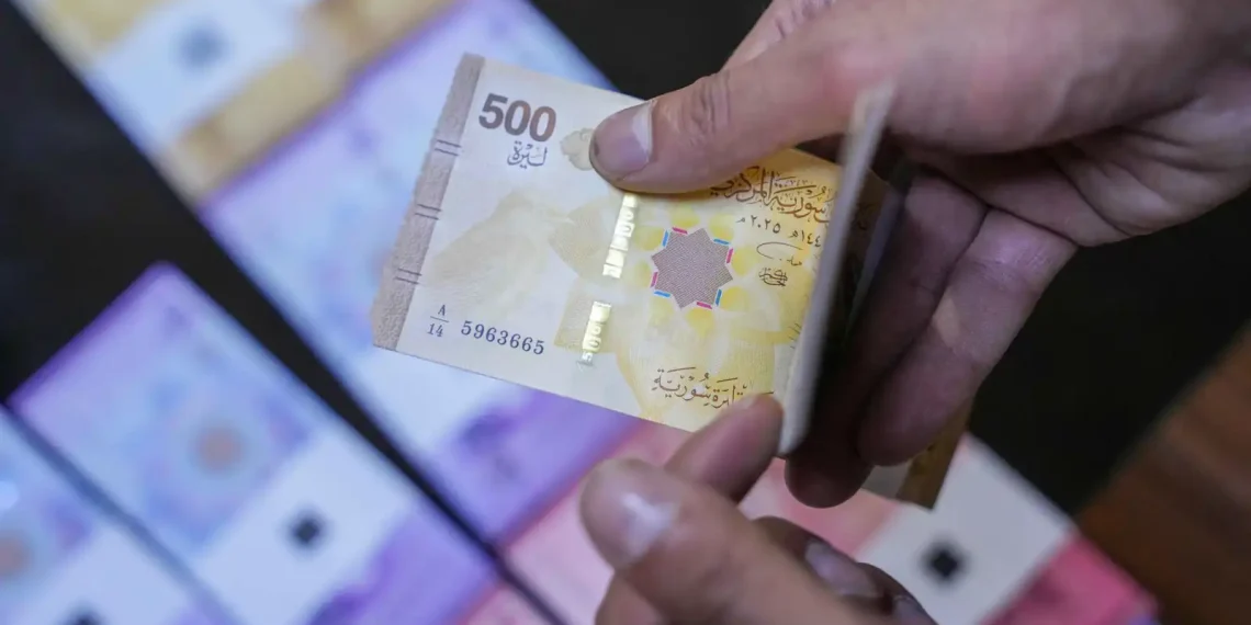 الرئيس الشرع يصدر مرسوماً بزيادة معاشات المتقاعدين