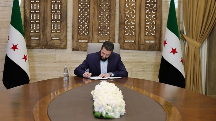 الرئيس الشرع يعيد تشكيل اللجنة الوطنية للاستيراد والتصدير