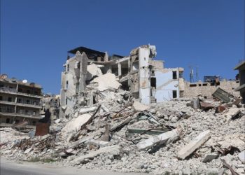 ملف الأحياء الشرقية في حلب بين تحديات التلوث وجهود إعادة الإعمار