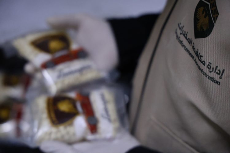 خمسة أسباب تدفع الشباب نحو المخدرات.. كيف يمكن مواجهتها؟