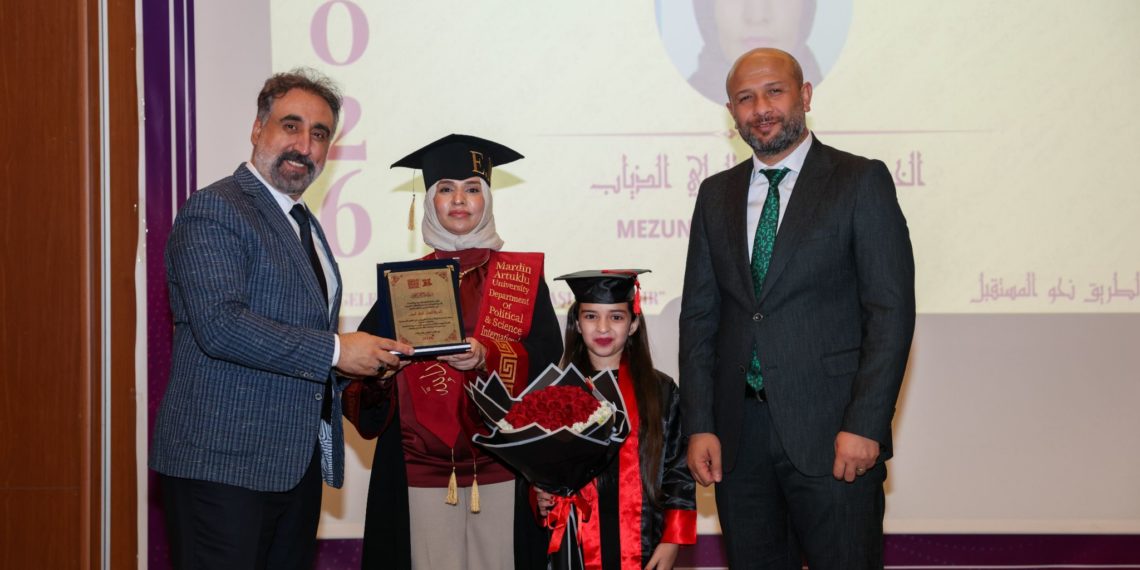 حفل تخرج طلاب سوريين ودوليين في جامعة ماردين أرتوكلو التركية