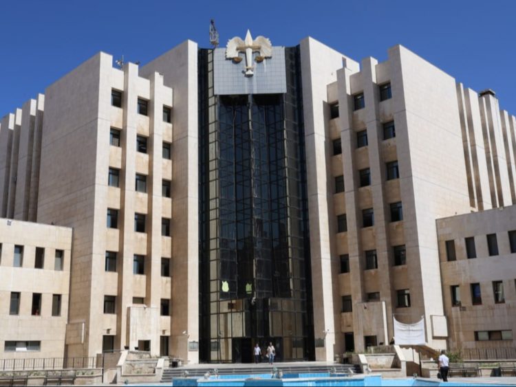 وزارة العدل: نتابع ملف مجدي نعمة ضمن قضايا الموقوفين السوريين في الخارج