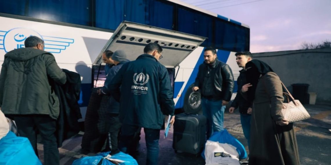 مغادرة 426 لاجئاً سورياً من الأردن للتوطين في دول أوروبية
