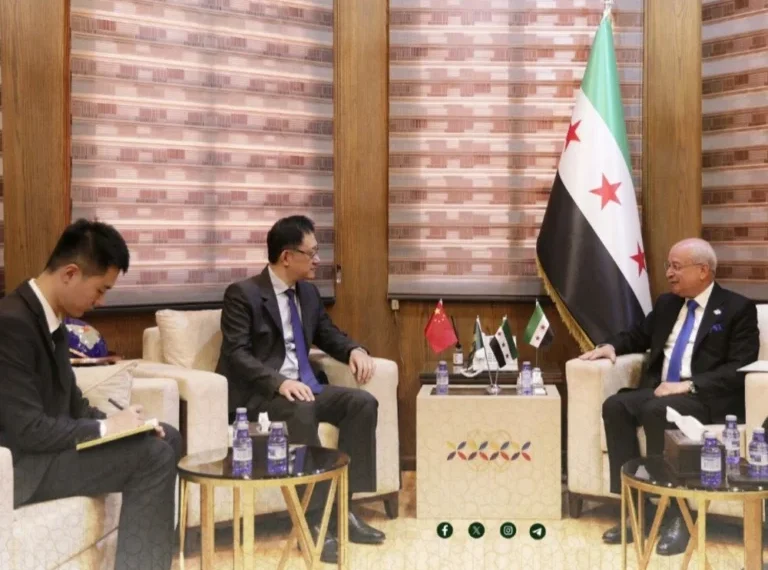 وزير النقل يسعى لجذب استثمارات صينية في مجال إعادة تأهيل البنية التحتية