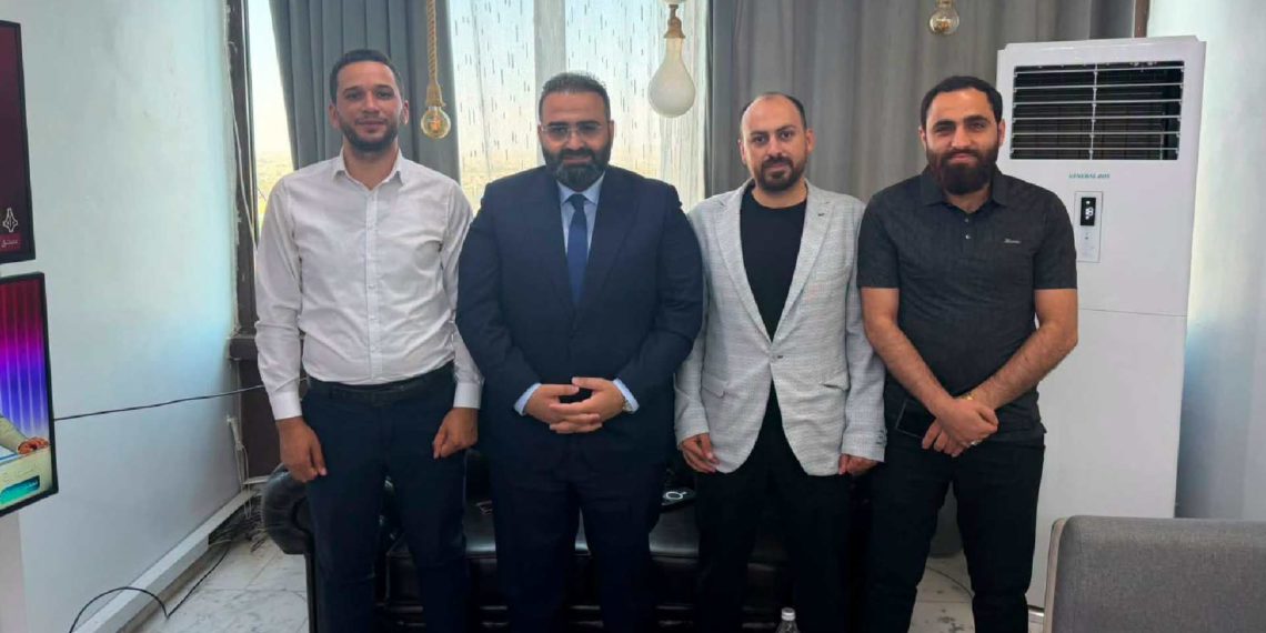 وزارة الإعلام تتدخل لحل قضية الصحفي حمزة عباس وتؤكد التزامها بحماية الإعلاميين