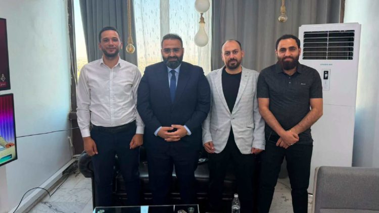 وزارة الإعلام تتدخل لحل قضية الصحفي حمزة عباس وتؤكد التزامها بحماية الإعلاميين