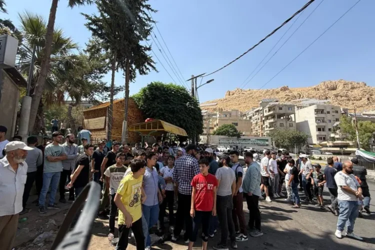 احتجاجات في عين منين على خلفية أزمة مياه