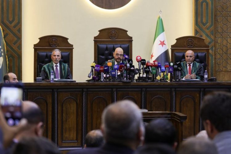 تسليم مجرمي النظام.. القانون الدولي بين المبدأ والضمانات