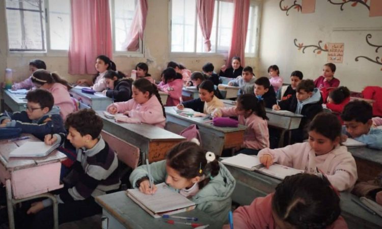 قرار بتعميم “منهاج دمشق” على كل مدارس البلاد