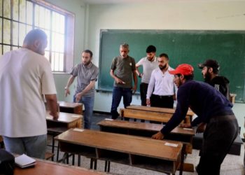 حاجز “أم الزيتون” يمنع طلاب شهادتي التعليم الأساسي والثانوي من العبور