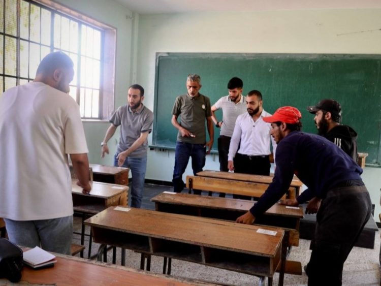 حاجز “أم الزيتون” يمنع طلاب شهادتي التعليم الأساسي والثانوي من العبور