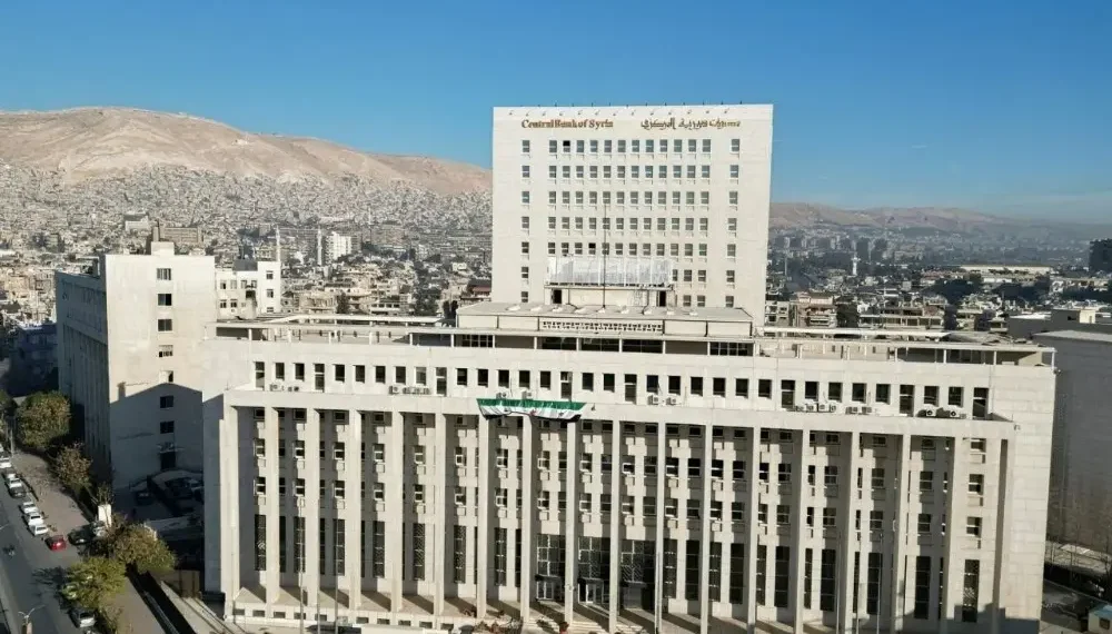 رئاسة الجمهورية تُصدر تعميماً بتجميد المشاريع غير الضرورية