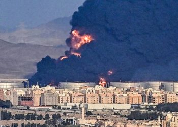 استمرار هجوم الميليشيات الحوثية على خطوط إمداد الطاقة