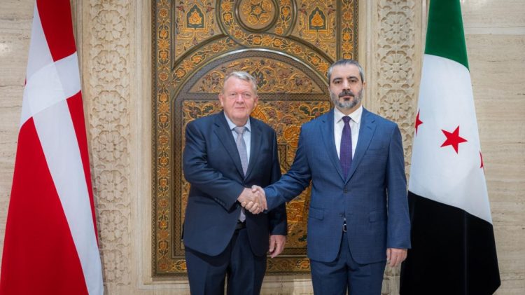 الشيباني يعقد مؤتمرًا مشتركًا مع نظيره الدنماركي بدمشق