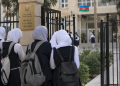 غضب شعبي في أذربيجان بسبب حظر الحجاب في المدارس