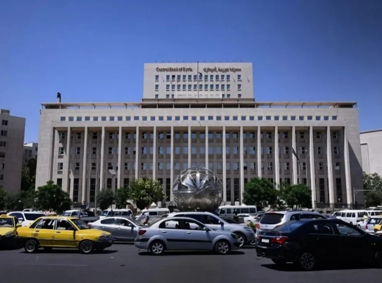 مع قرب نهاية مهلة الإنذارات.. المصرف المركزي يستعد لملاحقة غير المرخصين